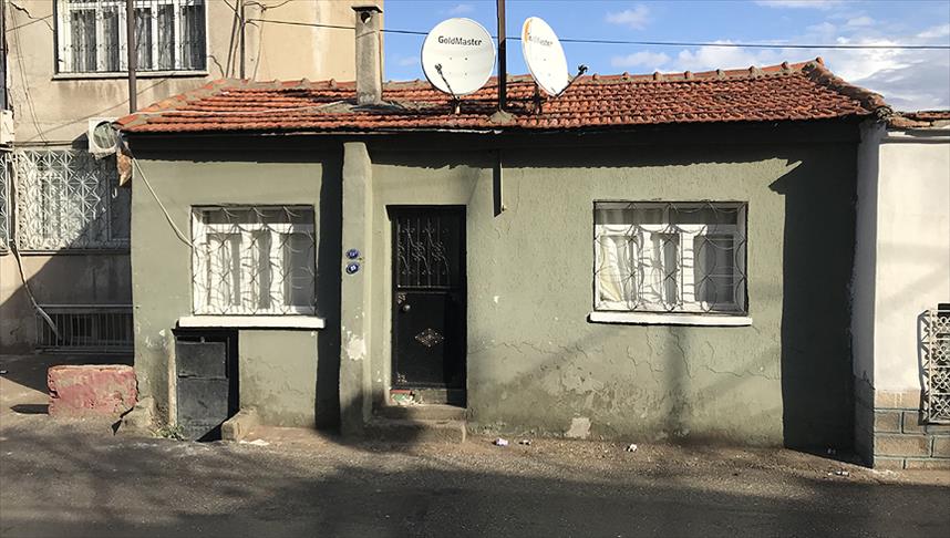 İzmir'de 2 kardeş evde ölü bulundu