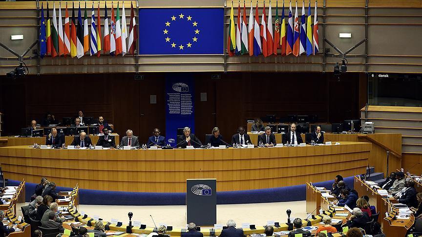 European Parliament urges more progress in Brexit talks
