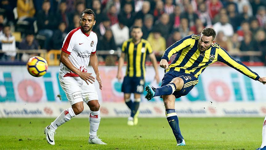 Fenerbahçe forması giyen Janssen: Süper Lig bana çok şey katacak