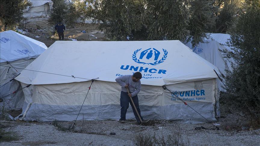 Activistas piden traslado de refugiados a tierra firme en Grecia