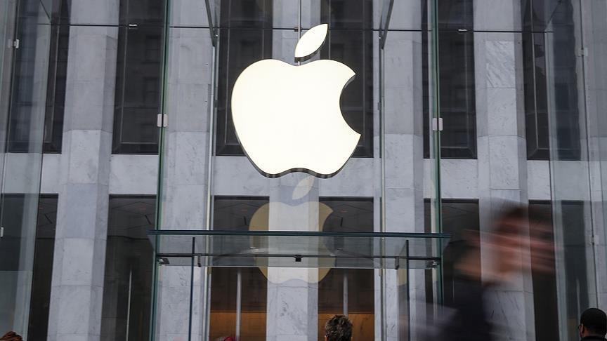 Paris'teki Apple mağazasına 'vergini öde' baskını