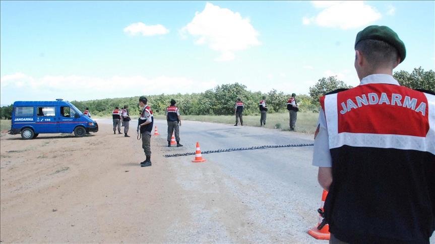 Over 370 refugees, migrants held in northwest Turkey