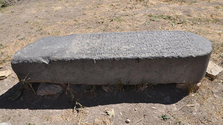 120 yıldır kayıp olan Urartu steli bulundu