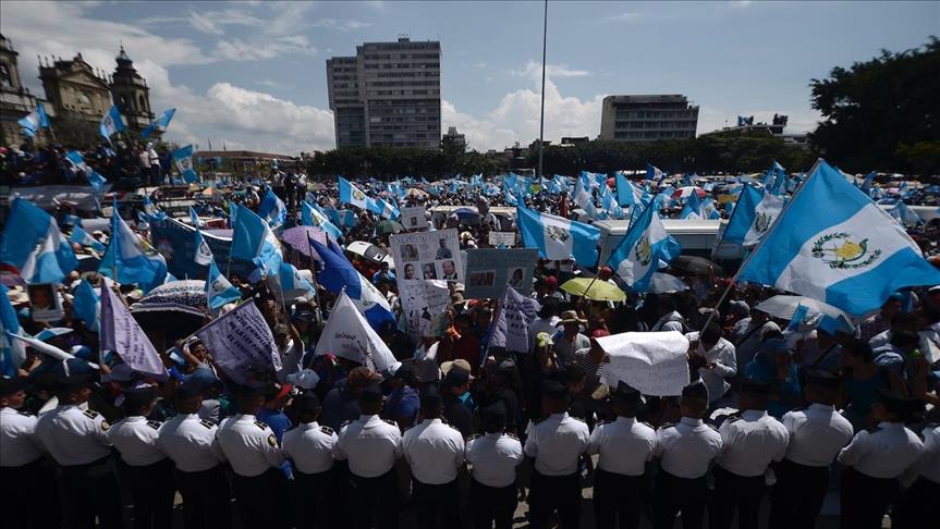 Maestros de Guatemala protestan por la privatización de escuelas