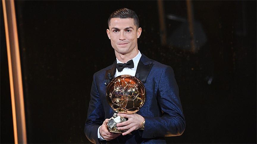Football : Cristiano Ronaldo remporte son 5ème Ballon d’Or