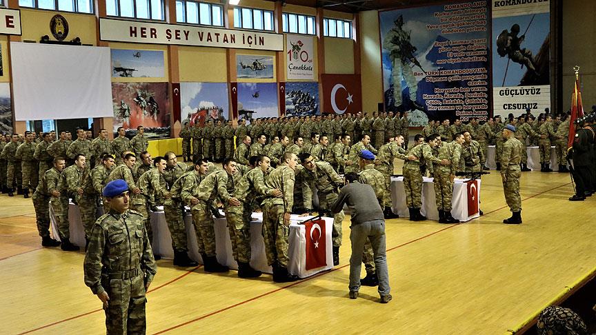 Uzman erbaşlar 'mavi bere' taktı