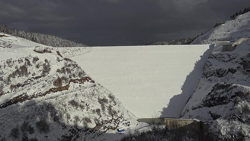 Akçay Barajı'nın 75 metrelik gövdesi tamamlandı