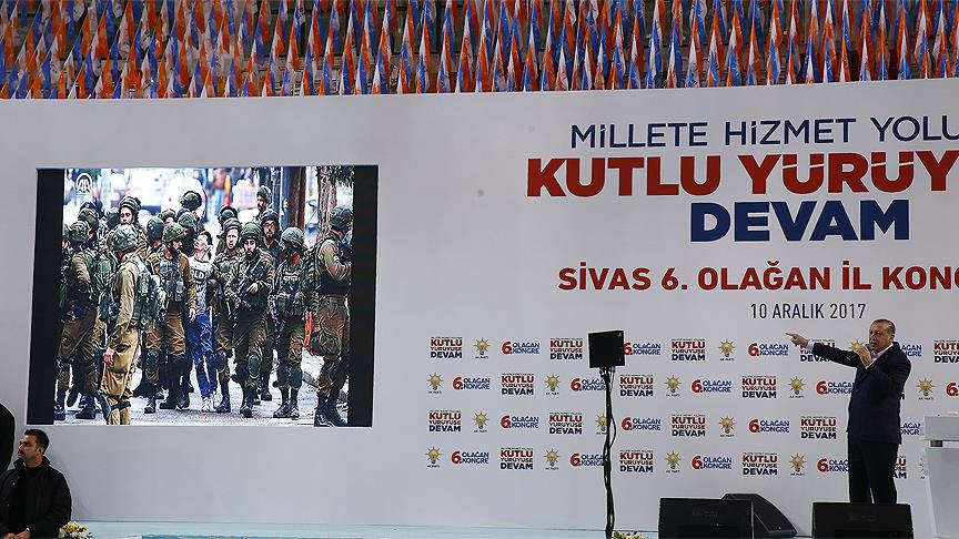 Cumhurbaşkanı Erdoğan AA'nın simge fotoğrafını gösterdi
