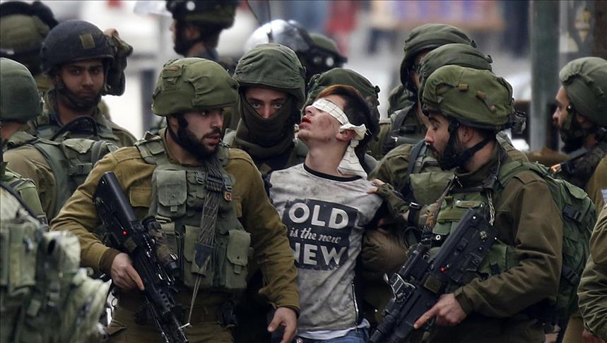 Palestinian boy becomes symbol of Jerusalem protests
