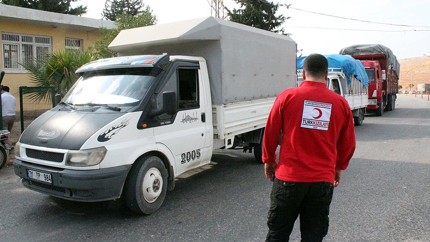 Türk Kızılayından Suriyelilere 188 araçlık kış yardım