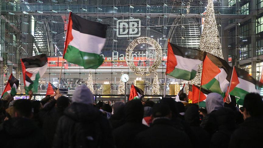 Berlin'de ABD'nin Kudüs kararı protesto edildi