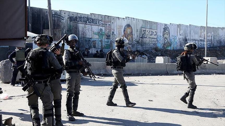 В столкновениях с израильскими военными пострадали 33 палестинца