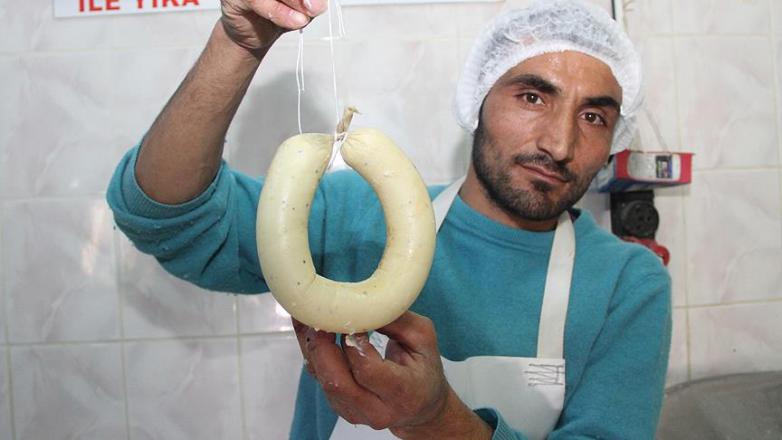 'Erzincan tulum peyniri'nin kangalını üretti