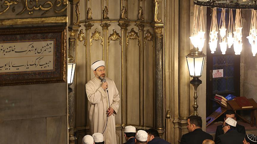 Diyanet İşleri Başkanı Erbaş, sabah namazını kıldırdı