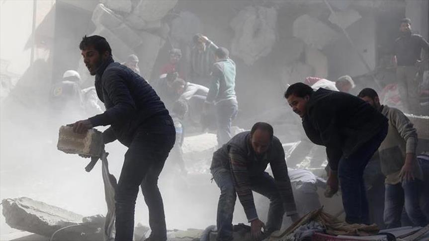 سوريا.. مقتل 10 مدنيين في غارة روسية بـ"النابالم" على خان شيخون