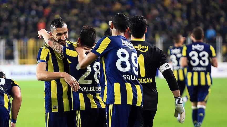 Fenerbahçe 49 hafta sonra ilk 2'de
