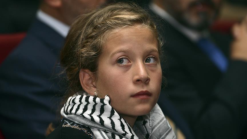 L’armée israélienne arrête la mère de la fille Ahd Al-Tamimi