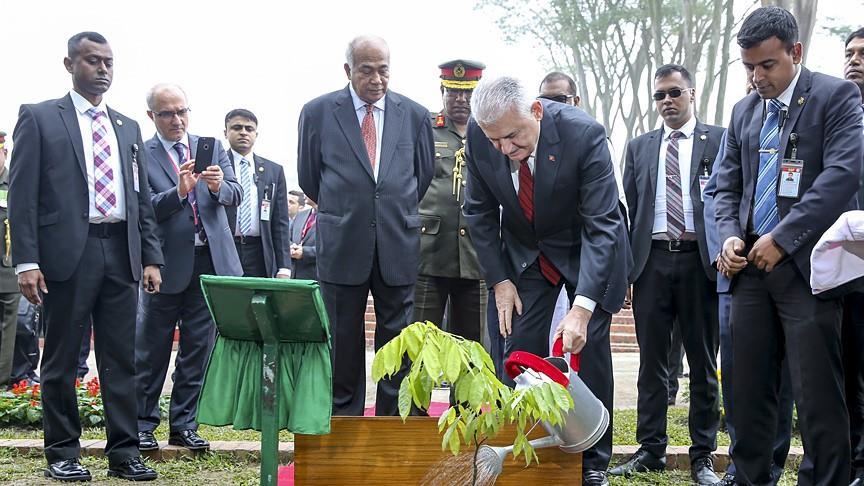 Turkish PM pays tribute to martyrs of Bangladesh’s war