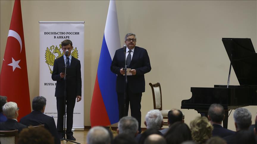 Turquía conmemora muerte de embajador ruso