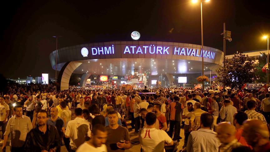 'Havalimanına keşfe giden yarbaya 700 bin dolar zimmet çıkartıldı'