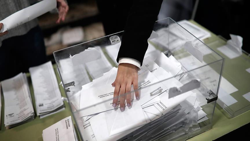 Katalonya'daki parlamento seçimlerini ayrılıkçılar kazandı