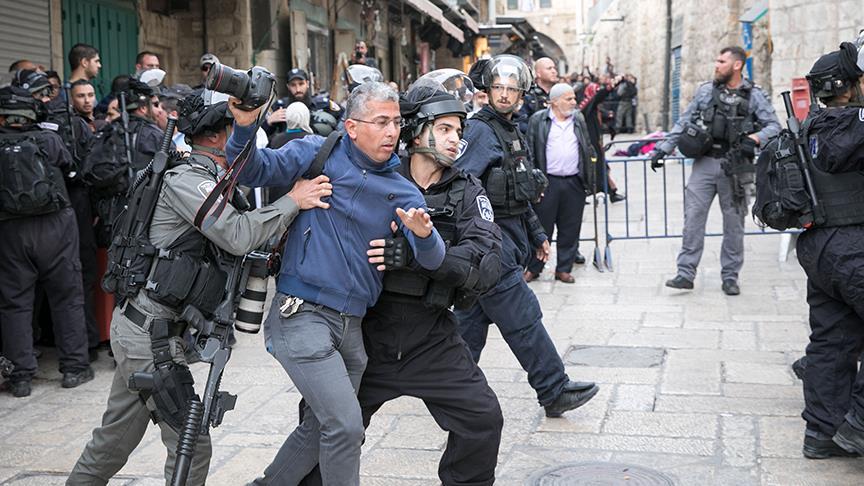 İsrail polisi gazetecilere saldırdı