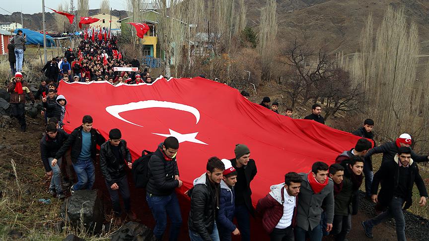 Çetin kışa rağmen ecdada yürüdüler