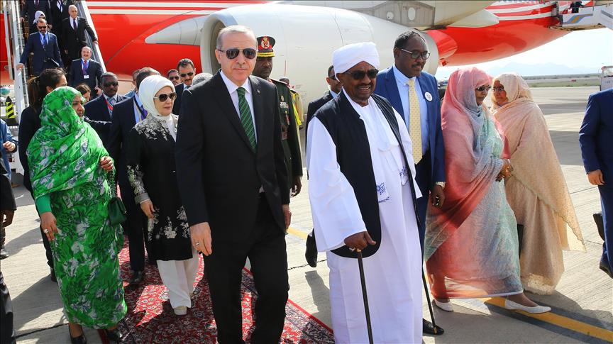 Erdogan et el-Béchir visitent l’île Suakin en Mer Rouge