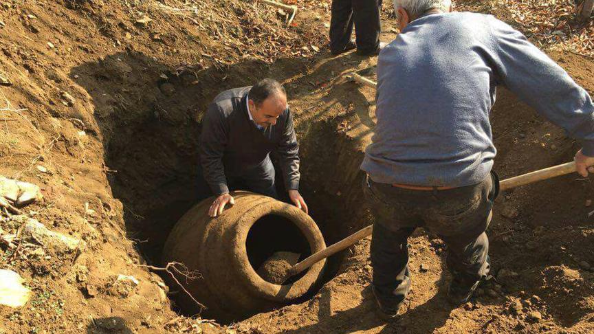 Malatya'da 2 bin yıllık küp bulundu