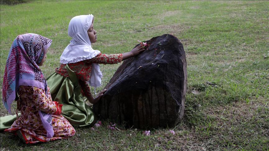 Indonezia shënon 13-vjetorin e cunamit, kur humbën jetën mbi 230 mijë njerëz