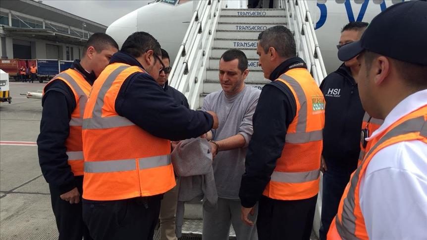 Un exlíder paramilitar colombiano fue deportado de EEUU hacia Colombia