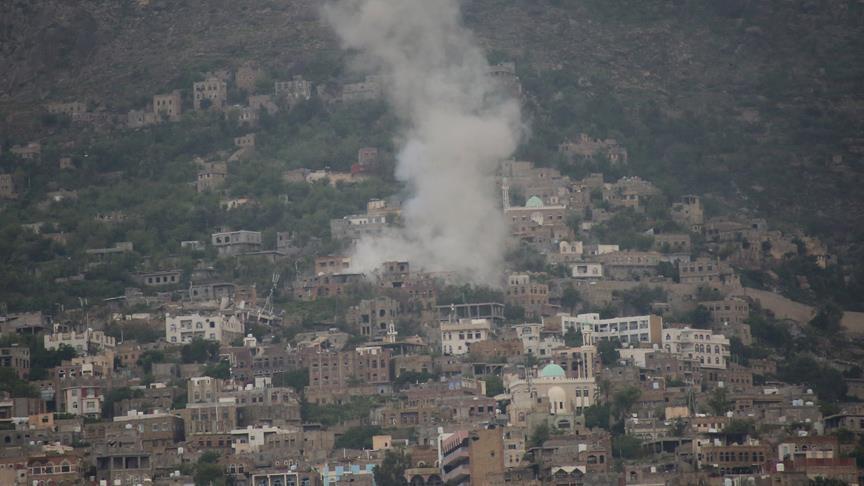 В Йемене продолжают бомбить позиции повстанцев