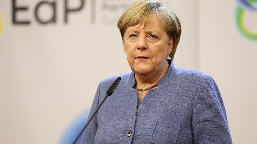 Almanların yüzde 47'si Merkel'in görevi bırakmasını istiyor