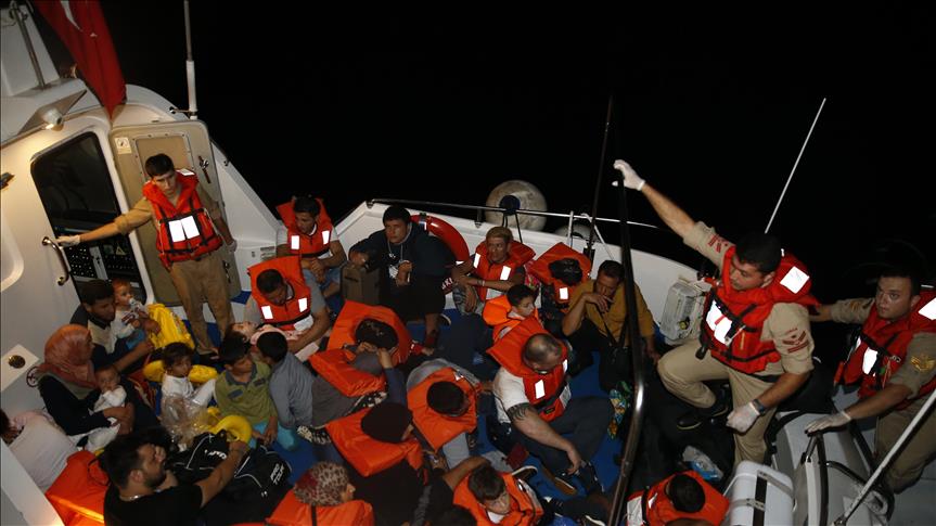 Turkish Coast Guard pulls 132 from dinghies in Aegean