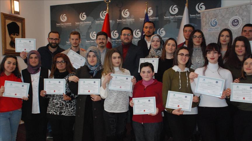 Instituti "Yunus Emre" në Prishtinë ndan certifikatat e kursit të osmanishtes