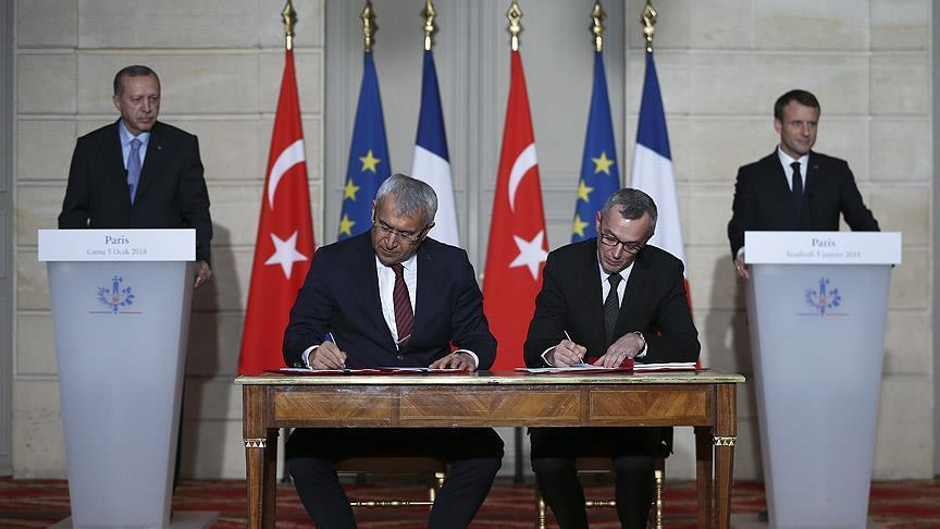 Visite d'Erdogan en France: Signature de trois accords