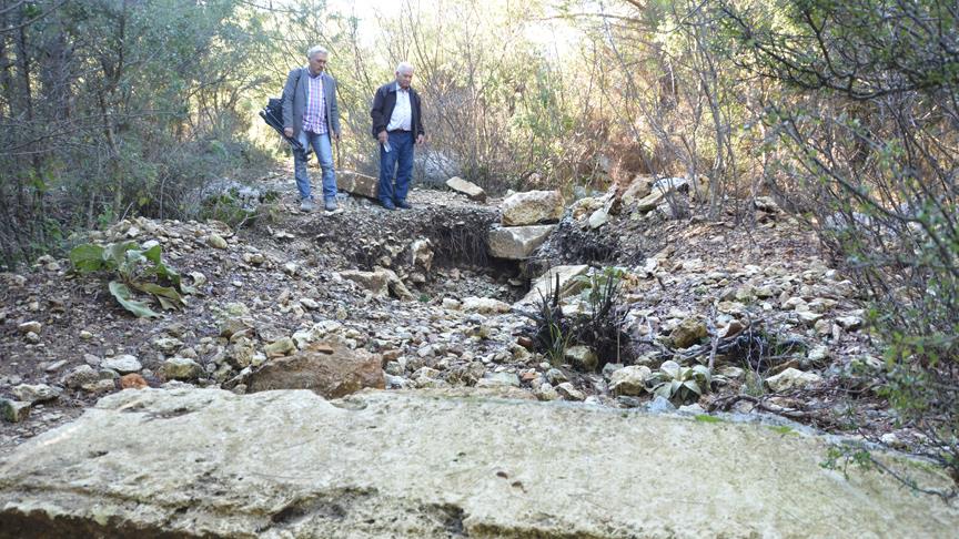 Tarihi kaya mezarları define avcıları tarafından tahrip edildi