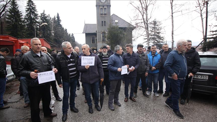 Grupa od 44 rudara RMU Zenica u 15 sati stupila u štrajk glađu