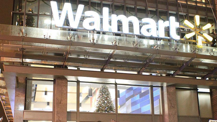 US: Walmart to raise starting wages, hand out bonuses