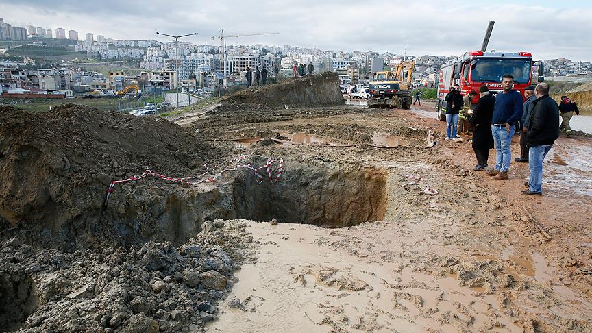 İzmir'de su dolu çukura düşen kardeşler hayatını kaybetti