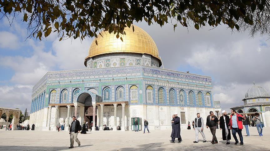 Al-Aqsa subjected to 'over 40 attacks a month' in 2017