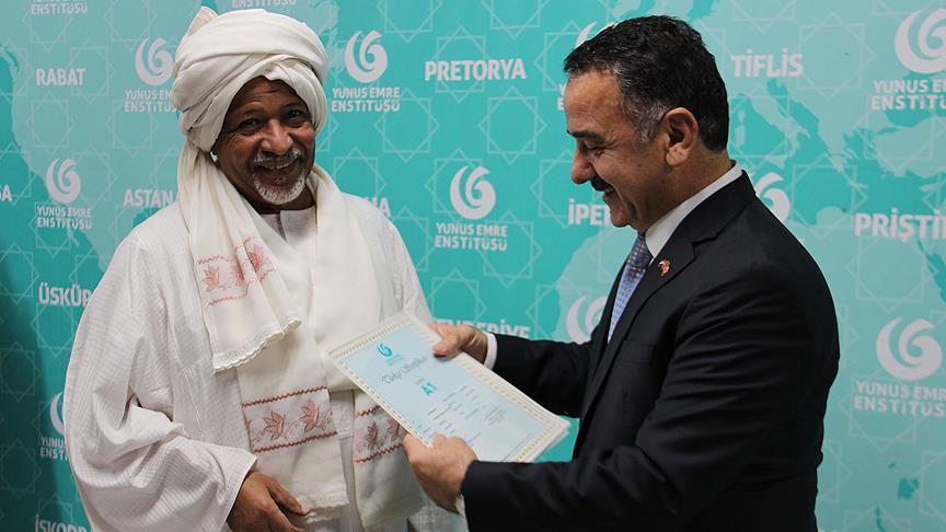 YEE'den Türkçe öğrenen Sudanlılara sertifika