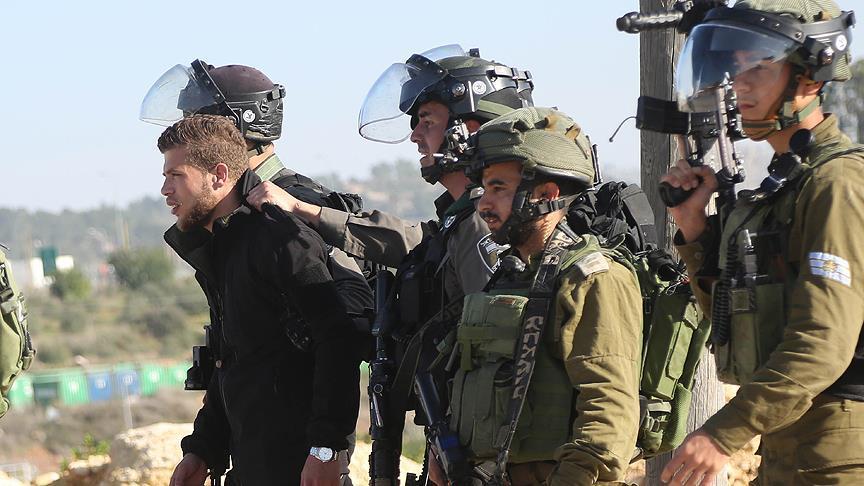 İsrail askerleri 17 Filistinliyi gözaltına aldı 