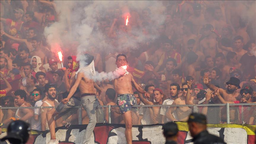 Tunisie Heurts Entre Supporters De L Esperance Et Les Forces De L Ordre