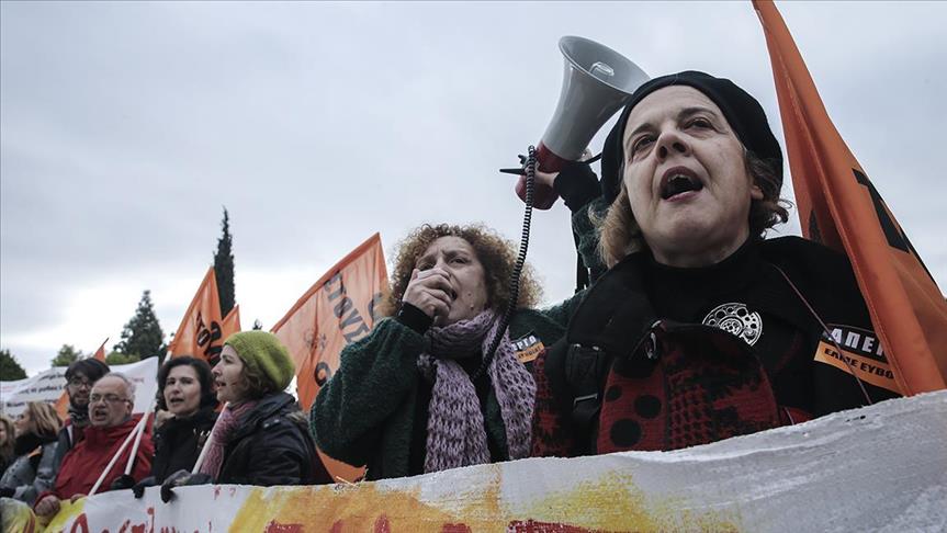 24-hour strike paralyzes Greek capital