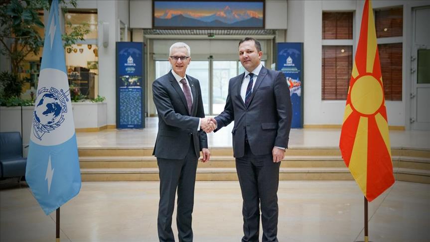 Ministri Spasovski takon Sekretarin e Përgjithshëm të Interpolit