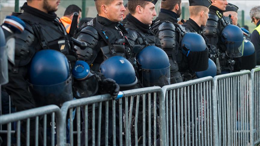France: Macron in Calais amid tension on migrant policy