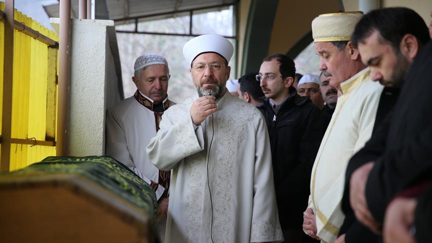 Diyanet İşleri Başkanı Erbaş, Düzce'de cenaze namazı kıldı