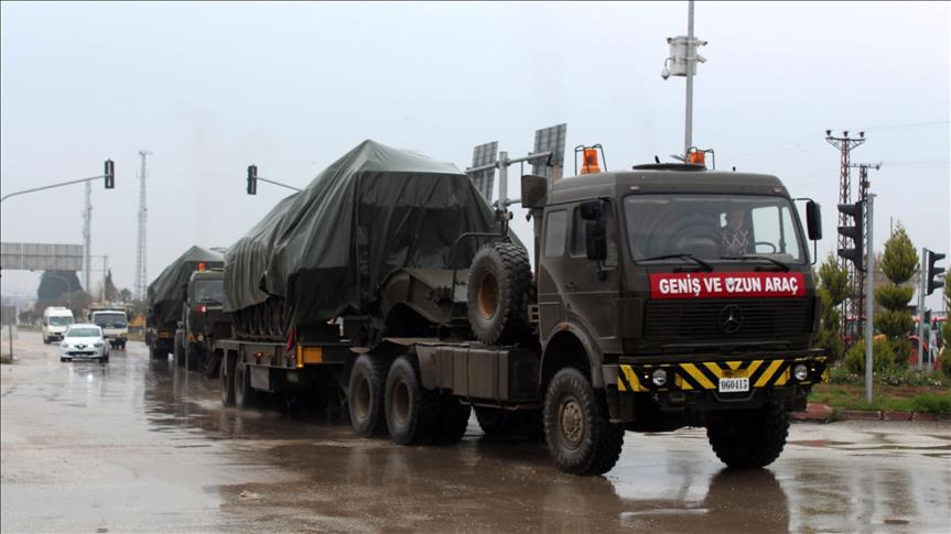 Турция стягивает военную технику на границу с Сирией