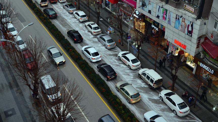 Çorum'da cadde beyaza büründü